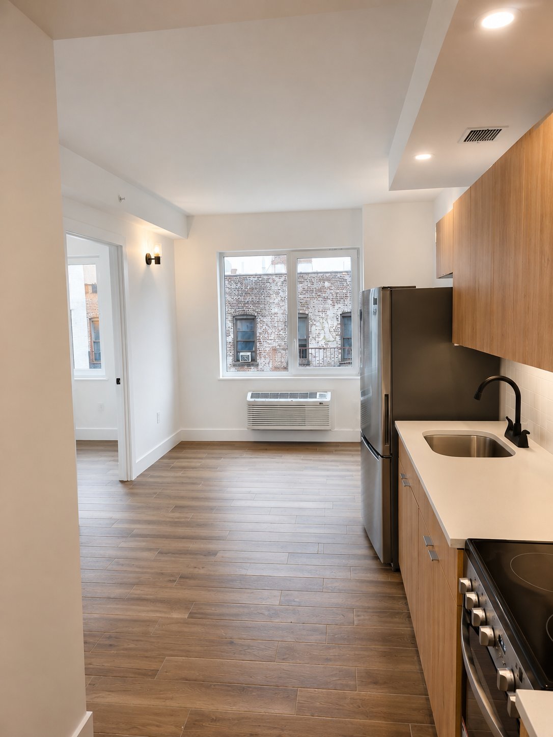 354 East 194th Street Apartments photo 4