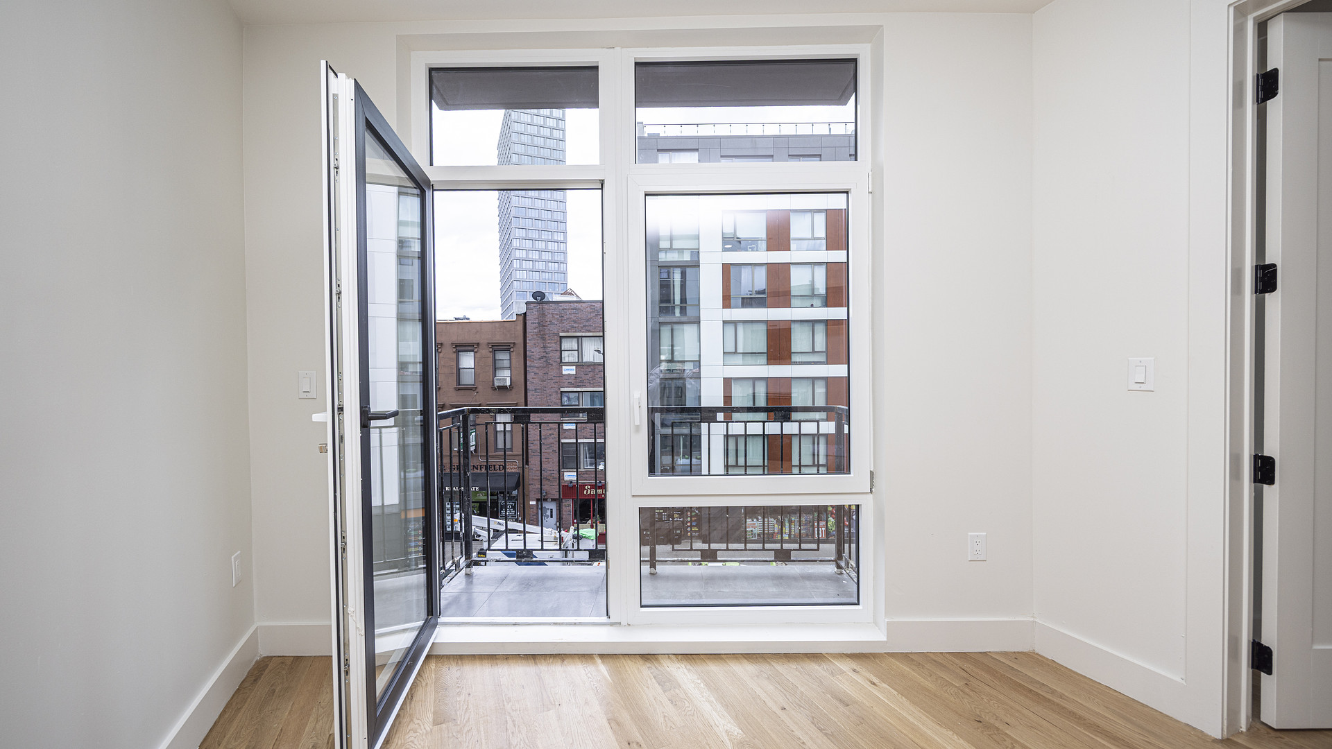 899 Fulton Street aka 486 Clinton Avenue Apartments photo 4