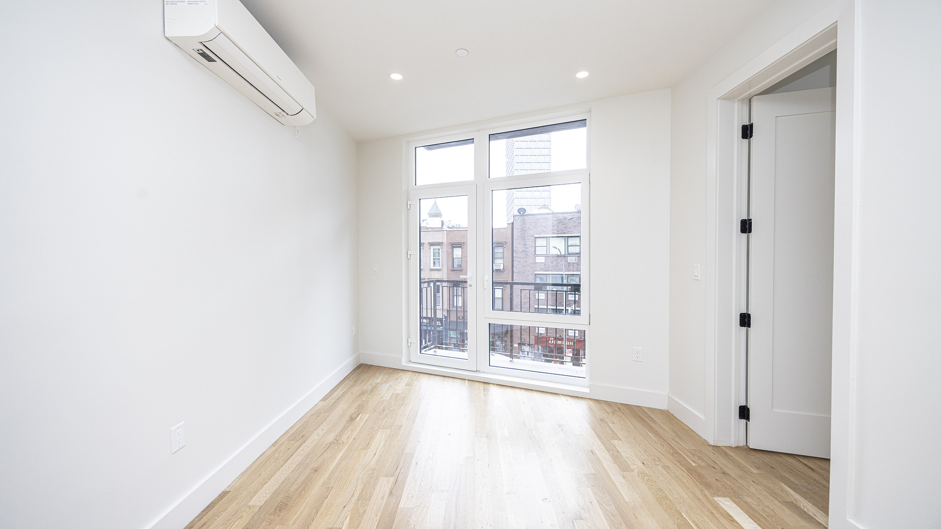 899 Fulton Street aka 486 Clinton Avenue Apartments photo 6