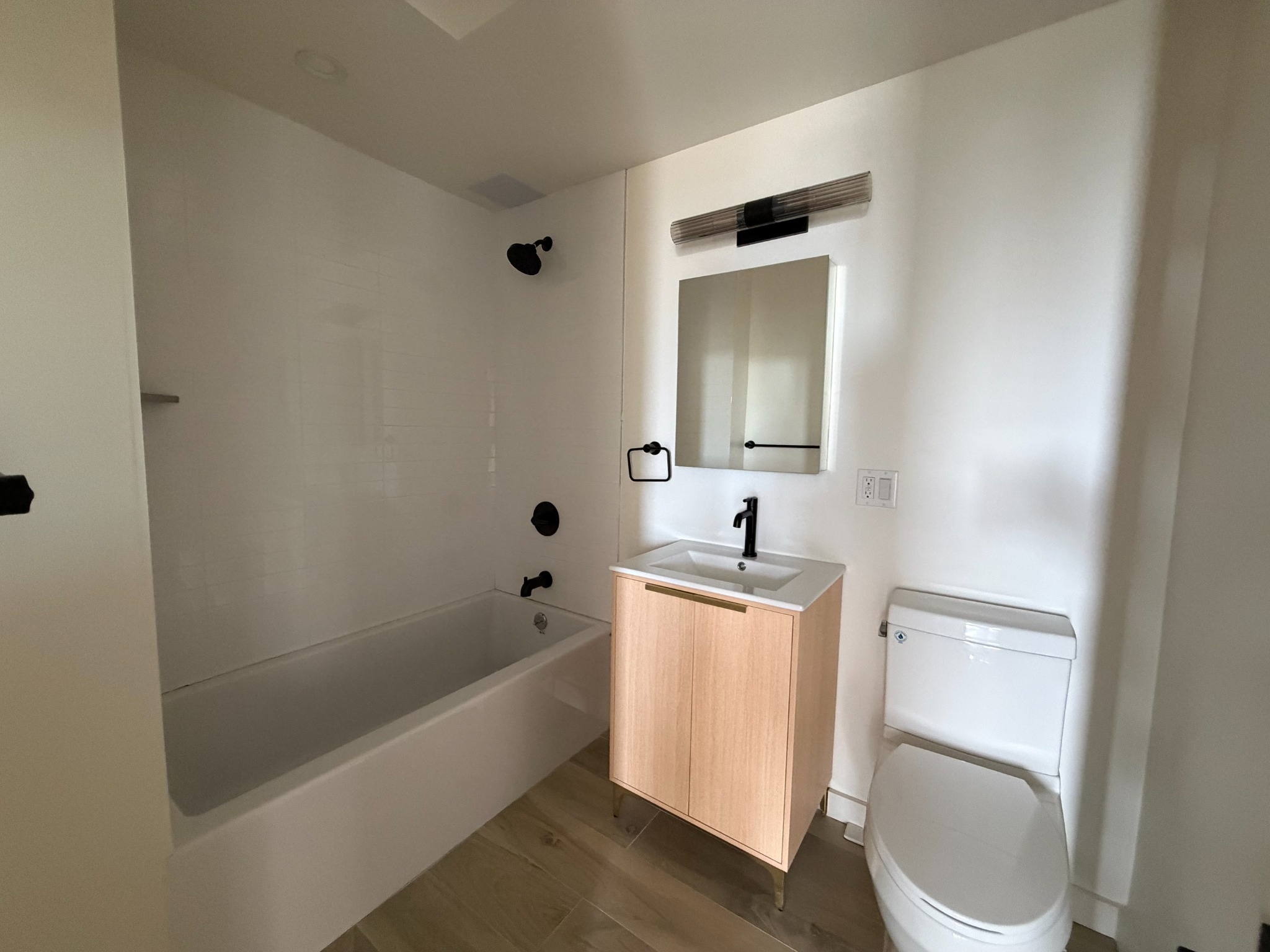 1529 Brooklyn Avenue Apartments photo 2