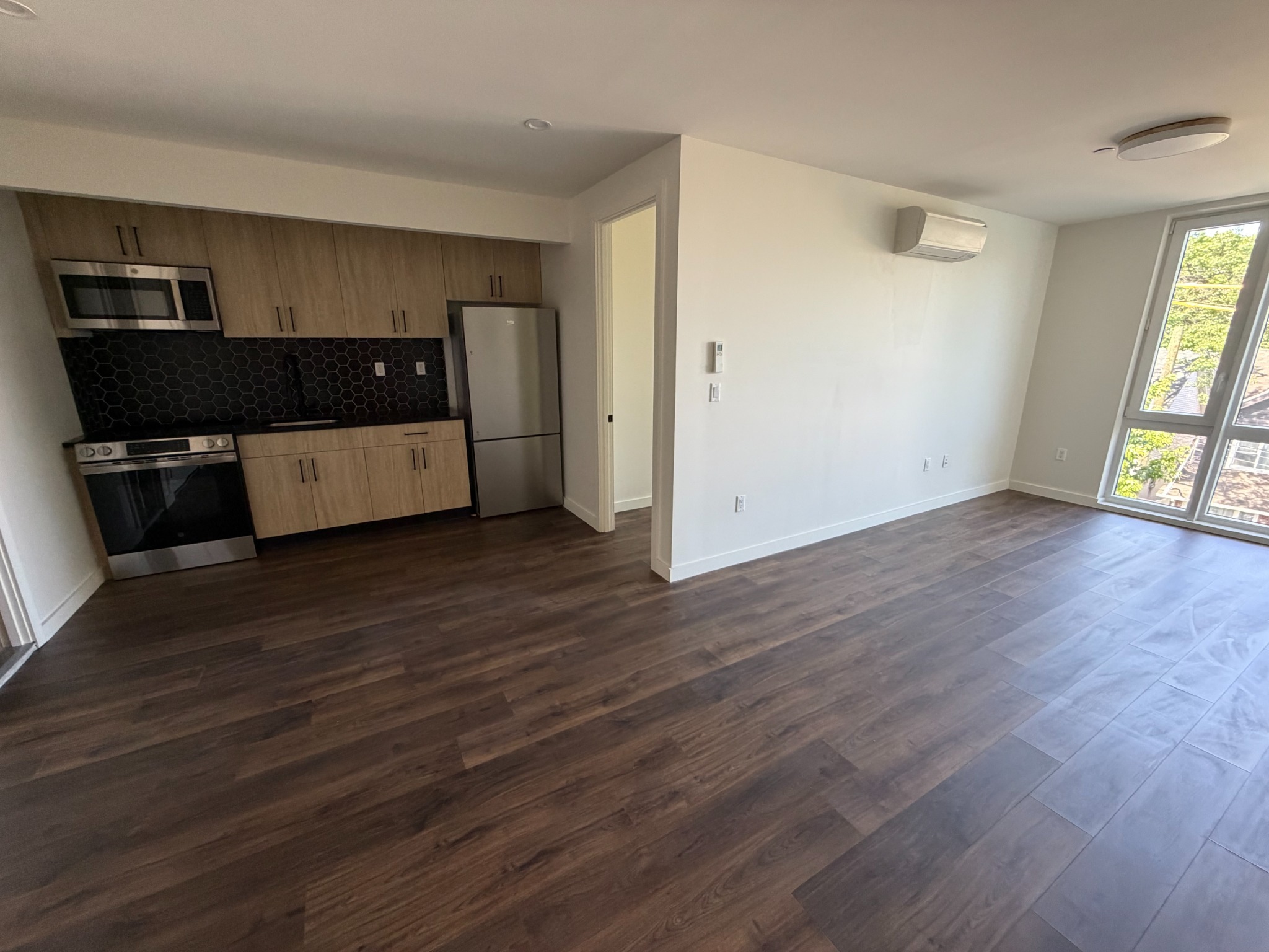 1529 Brooklyn Avenue Apartments photo 9
