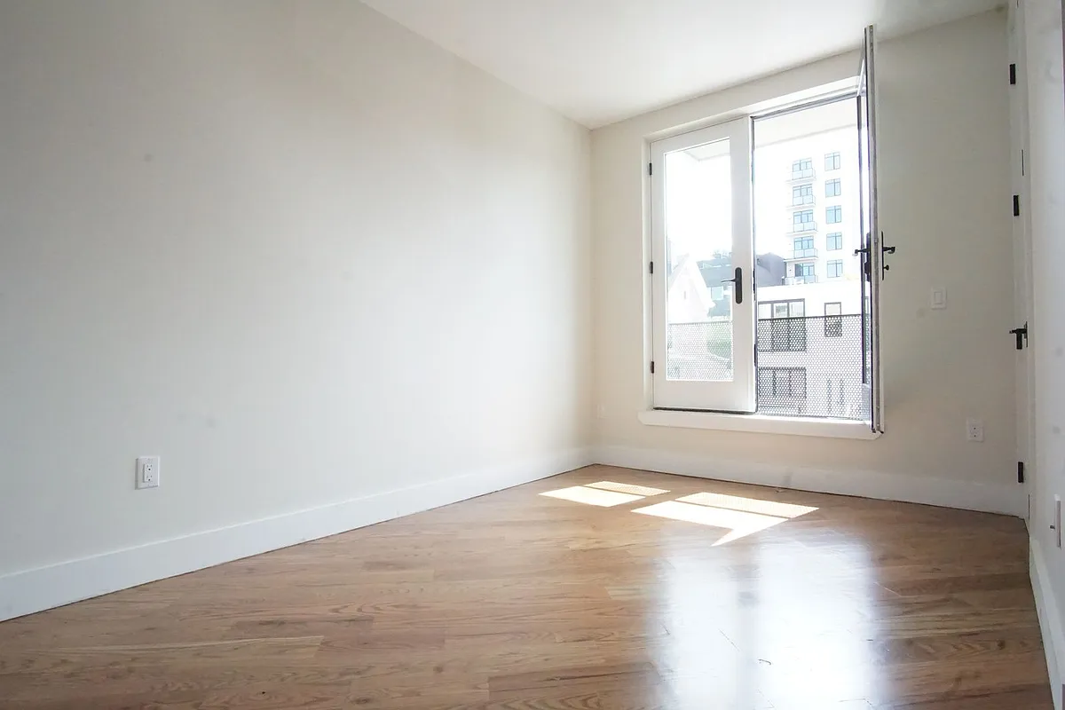 289 Fenimore Street, Unit 2B photo 7